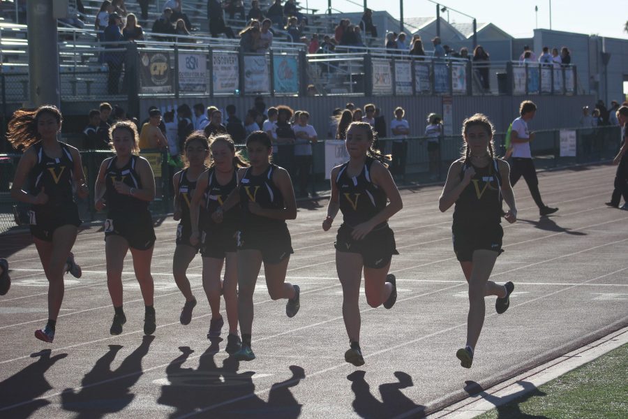 Ventura girls at the beginning of the 3200, Photo by: Diego Roberto