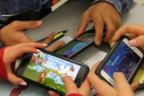 Fortnite Mobile takes VHS by storm