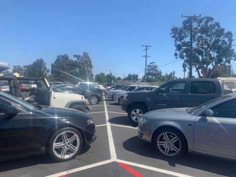 Student vehicles in the VHS parking lot. These cars belong to students who have gotten their licenses. Photo by: Greta Pankratz