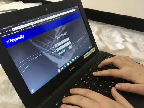 The transition to online learning has been hard for many VHS students who find it difficult to stay motivated. Photo by: Anna Guerra