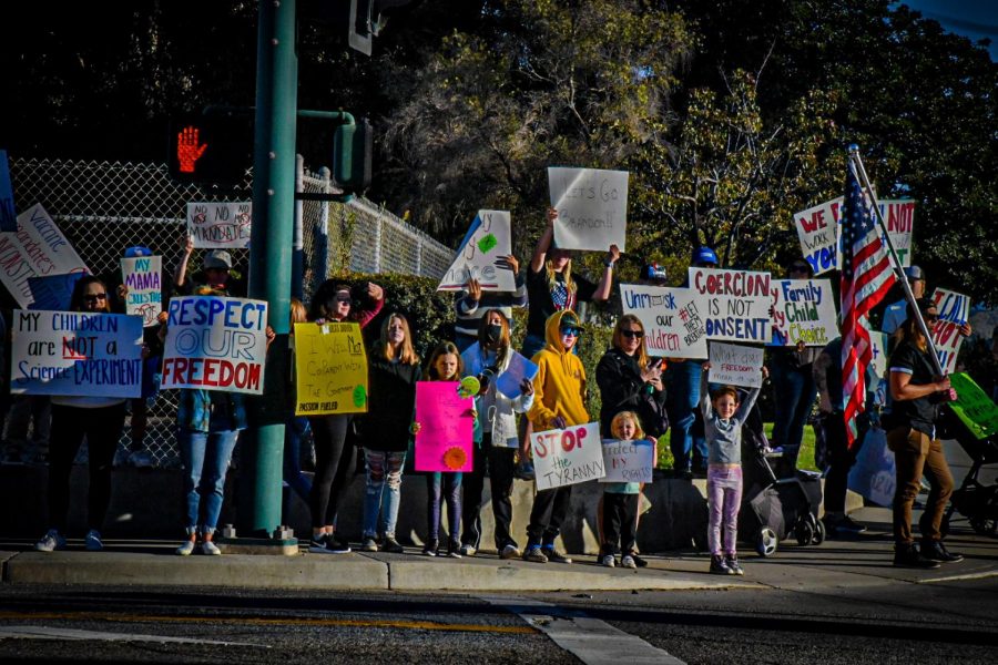Parents take the streets protesting against the possible vaccine mandate for schools. Photo by: Adi De Clerck