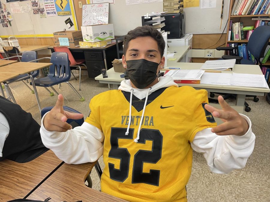 For Fridays theme students were asked to wear colors by their grade. On the official Ventura High School ASB instagram, @asb_vhs, a post was made with the title Fridays Class Colors. The post says, Freshman: White Sophomores: Black Juniors: Green Seniors: Gold. Senior Josh Calles wore his gold football jersey for Fridays theme.  Rachel Gonzalez