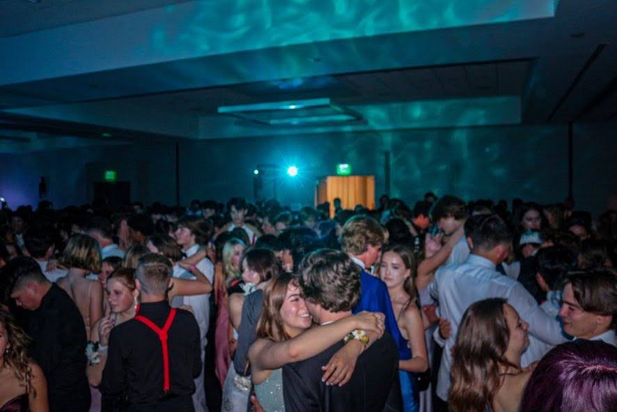 Ventura+High+Schools+prom+took+place+on+May+9+at+the+Ventura+Beach+Marriott.+After+two+years+of+being+unable+to+hold+a+prom+due+to+COVID%2C+this+is+VHSs+first+prom+since+2019.+This+years+theme+was+Seas+the+night.+The+event+offered+dancing%2C+a+dessert+bar%2C+photos+and+two+dollar+caricatures.+Photo+by%3A+Adi+De+Clerck%0A
