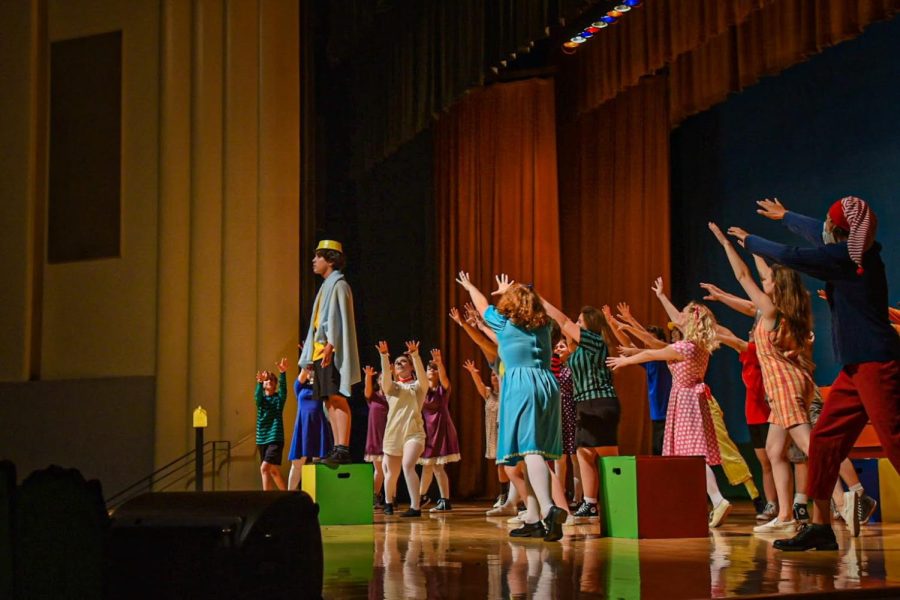 The Ventura High School Drama Department hosted the Youre a Good Man, Charlie Brown play at the Ventura High School auditorium. Photo by: Adi De Clerck