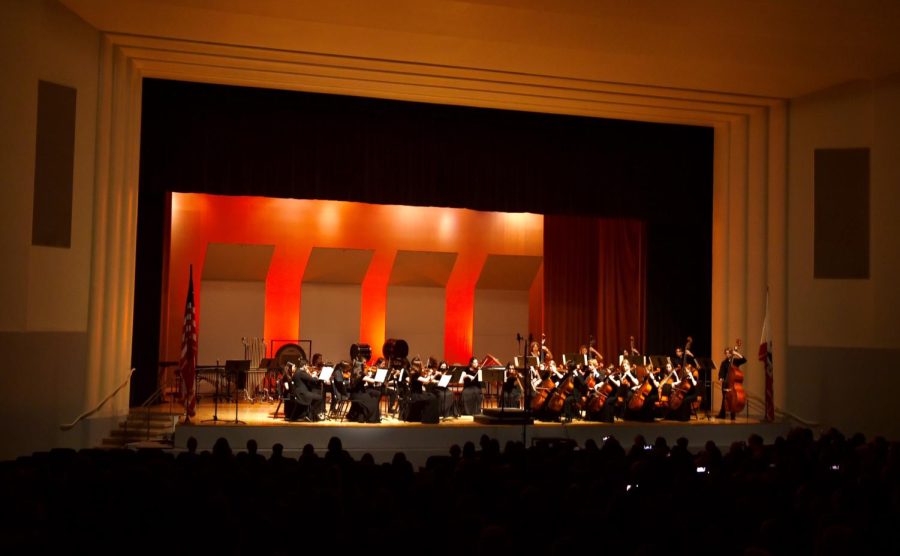 Four musical groups performed at the Honors Winter Concert, two being from middle schools and two from Ventura High School. Photo by: Adi De Clerck