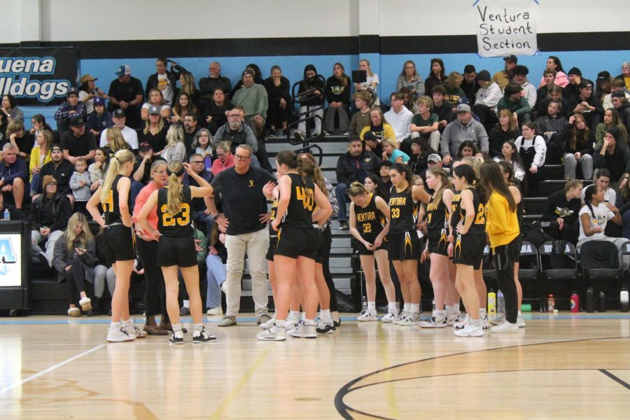 On+Jan.+10%2C+the+VHS+Varsity+Girls+basketball+team+competed+against+their+crosstown+rival+Buena+High+School.+The+starters+for+the+game+were+Kailee+Staniland+%E2%80%9826%2C+Jessie+Sebek+%E2%80%9826%2C+Emily+Rea+%E2%80%9825%2C+Skyler+Knight+%E2%80%9824+and+Sarah+Beckman+%E2%80%9825.+Photo+by%3A+Lourdes+Almalab