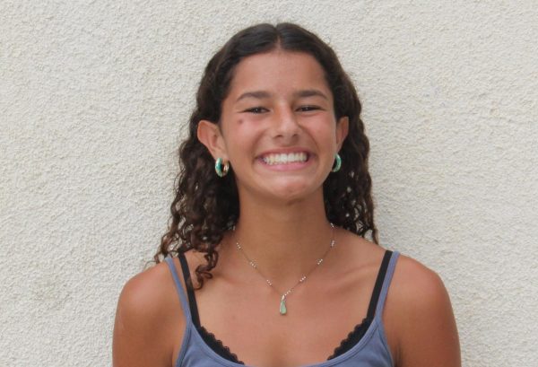 Ava Blau-Grinsel