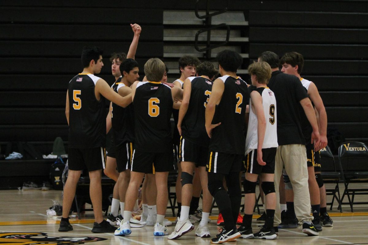 VHS+varsity+boys+gathering+before+their+game+against+Carpentaria+High+School.+The+Cougars+beat+CHS+3-1.+Photo+by%3A+Nathan+Lopez%0A