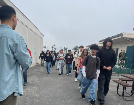 VHS students rushing to their first period class before the bell rings. Photo by: Liam Spahr