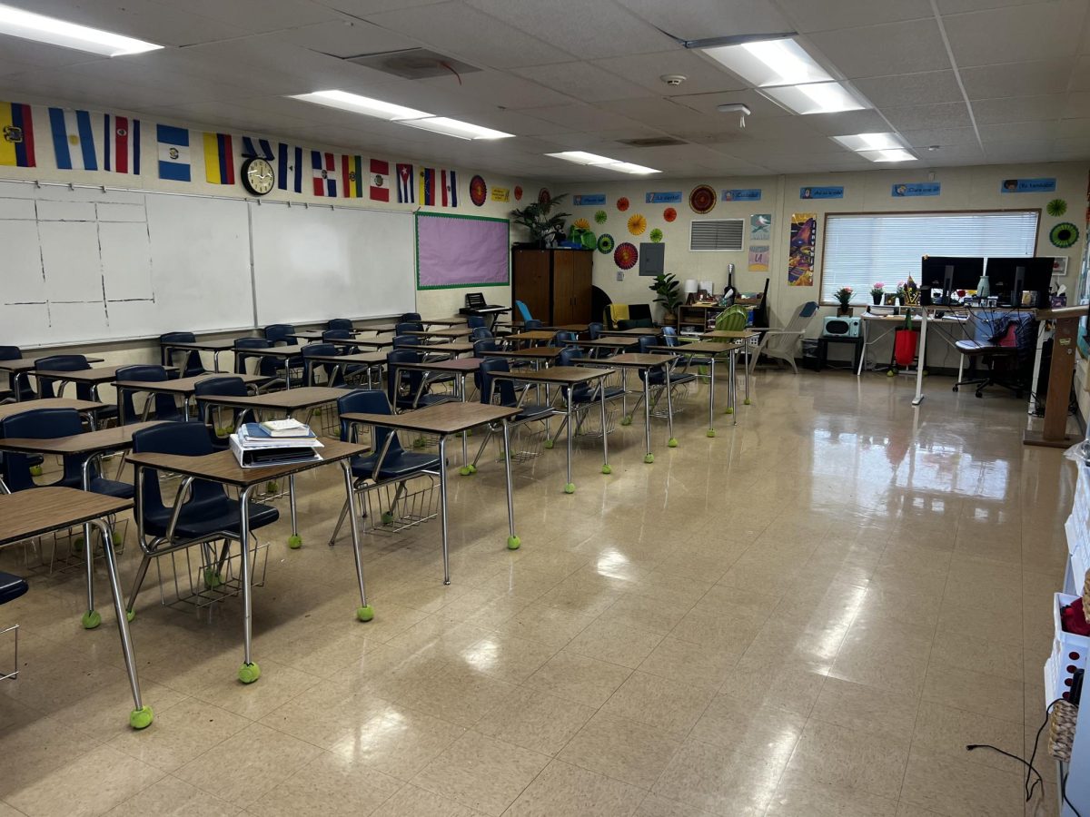El salon en donde toma lugar esta clase es 121. Foto por: Samantha Martinez